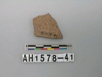 藏品(黑色夾砂陶片)的圖片